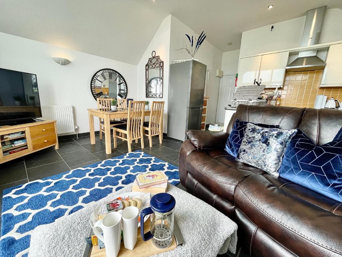 The Mermaids Watch Pendine Dog Friendly With Cymru Holidays Zewnętrze zdjęcie