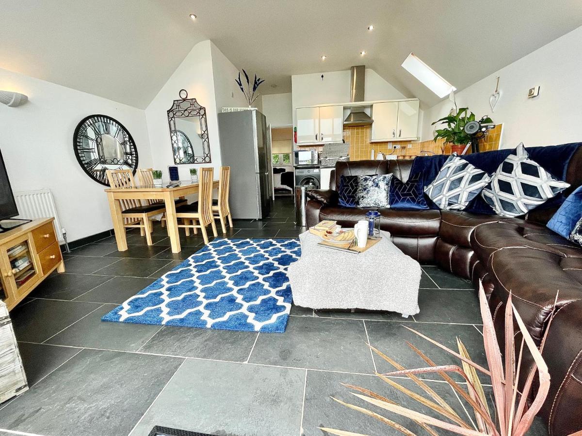 The Mermaids Watch Pendine Dog Friendly With Cymru Holidays Zewnętrze zdjęcie